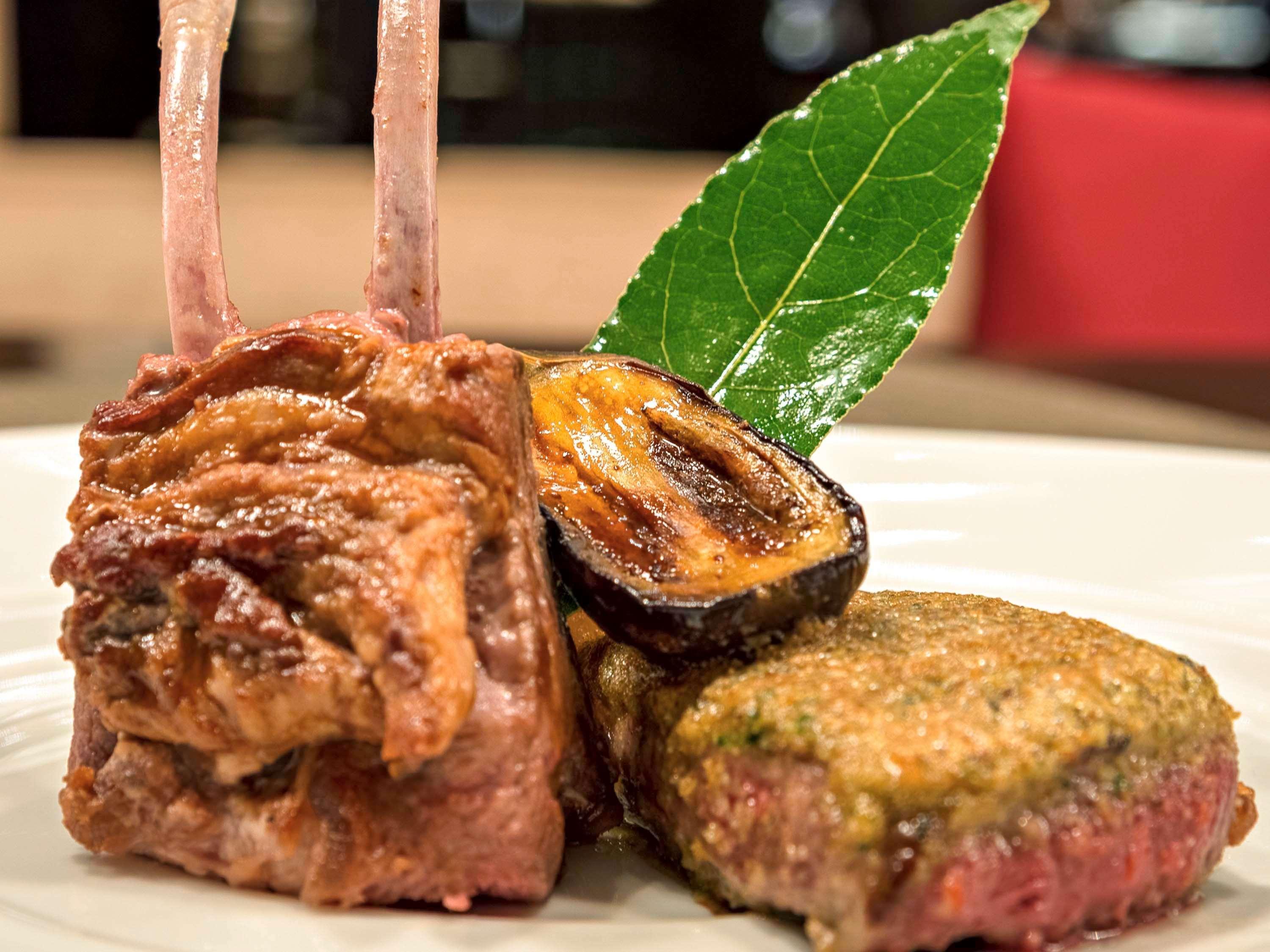 Sofitel Montevideo Casino Carrasco & Spa Zewnętrze zdjęcie Aubergine and beef