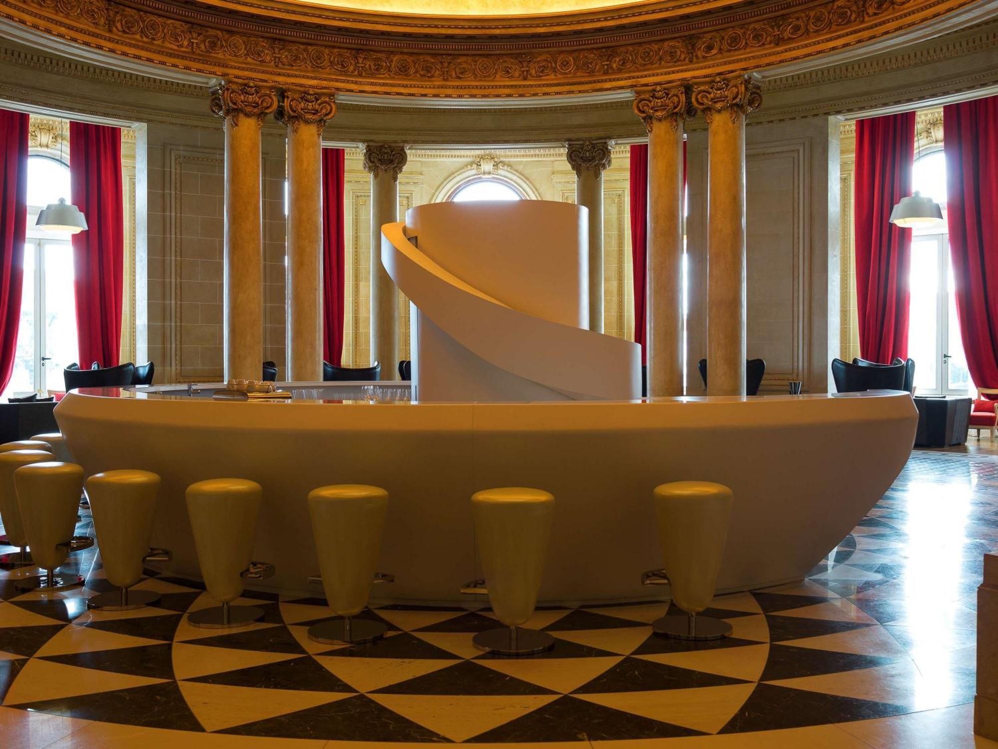 Sofitel Montevideo Casino Carrasco & Spa Zewnętrze zdjęcie The bar at the Hotel de Crillon