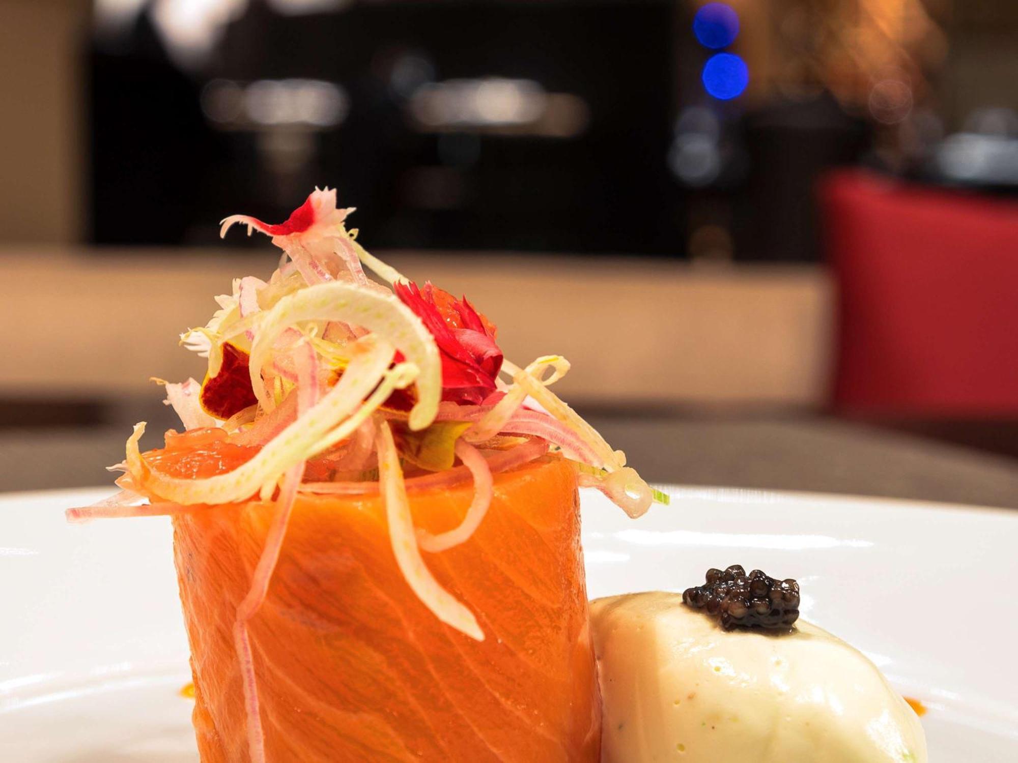 Sofitel Montevideo Casino Carrasco & Spa Zewnętrze zdjęcie Salmon and caviar