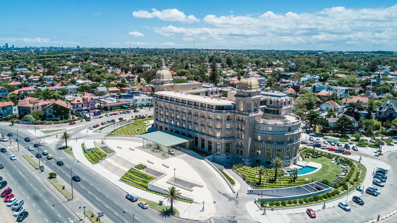 Sofitel Montevideo Casino Carrasco & Spa Zewnętrze zdjęcie Aerial view of the hotel